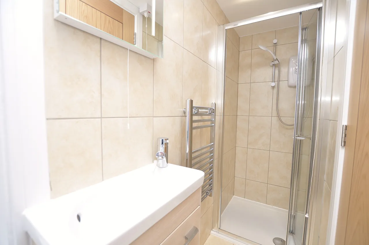 Victoria Road, Guildford, GU1, photo 6
