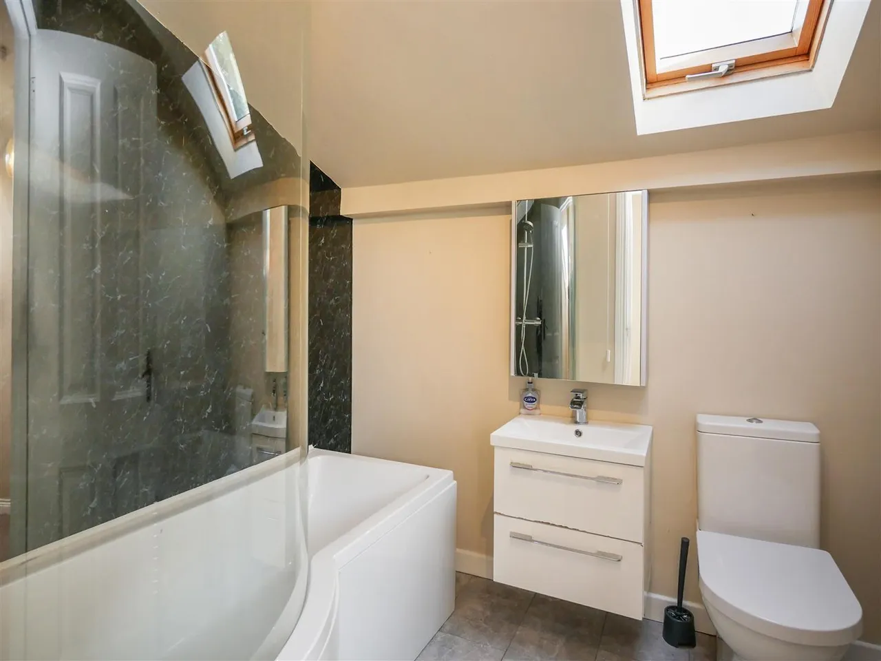 Cairnshill Road, Belfast, BT8, photo 19