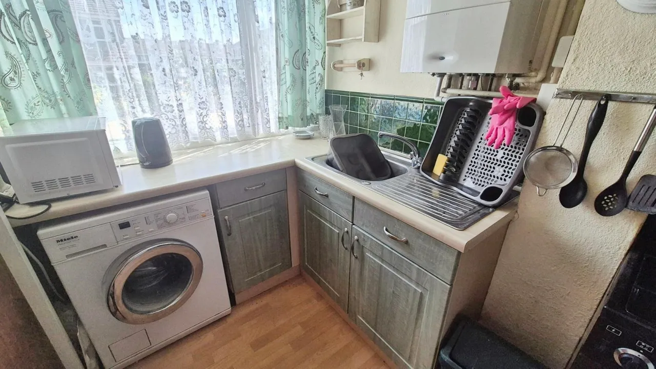 Thistledown Avenue, Burntwood, WS7, photo 10