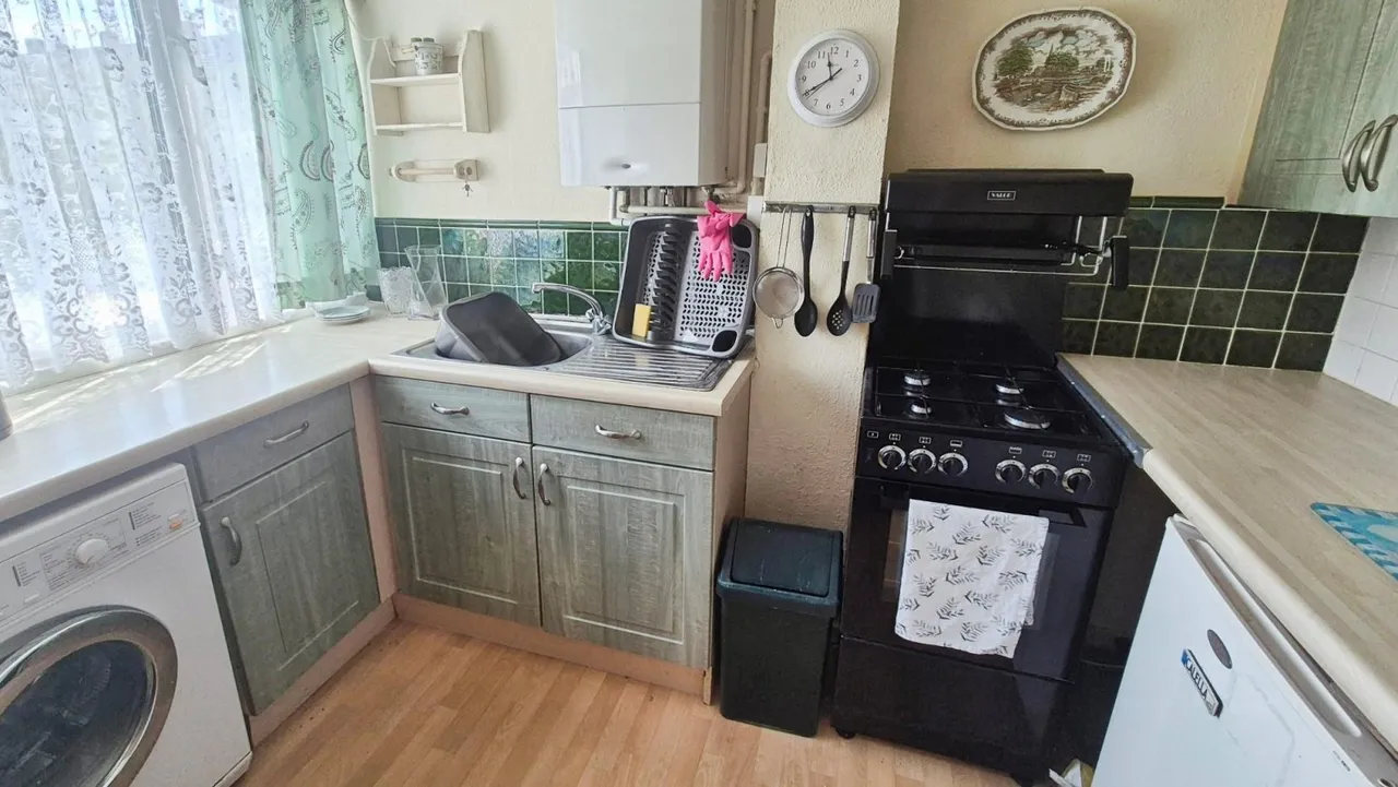 Thistledown Avenue, Burntwood, WS7, photo 3