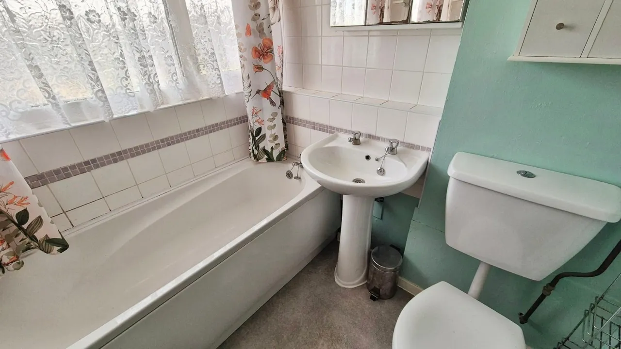 Thistledown Avenue, Burntwood, WS7, photo 16