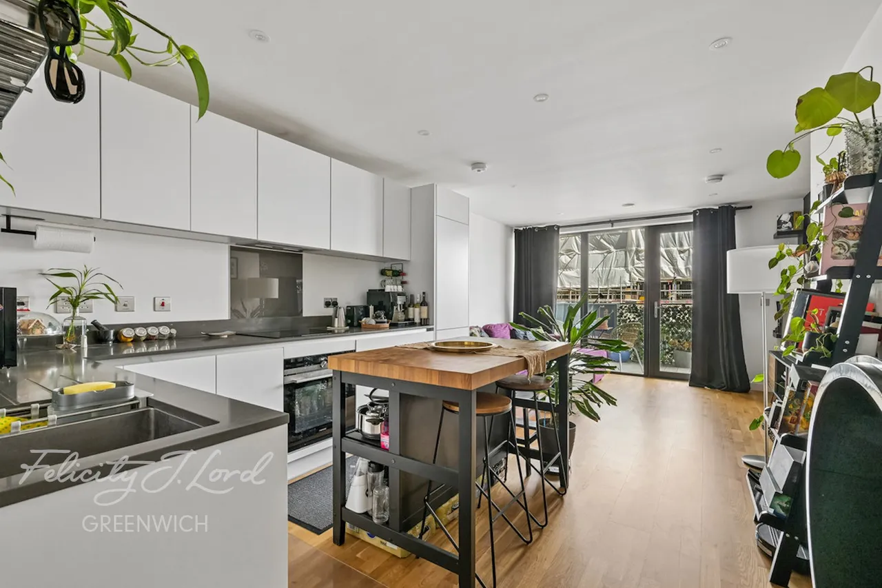 Hawthorne Crescent, Greenwich, SE10, photo 2