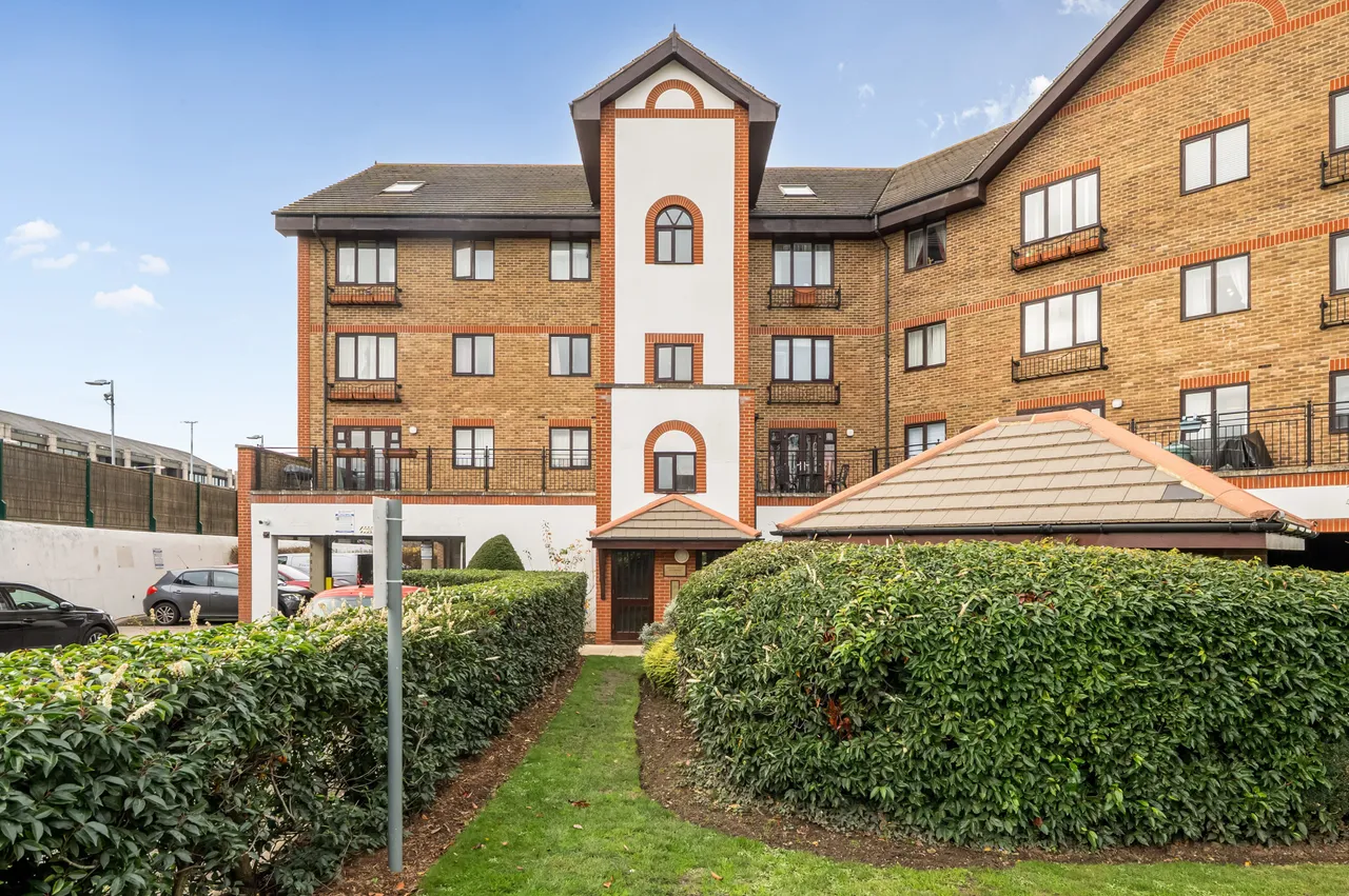 50 Regents Court, Sopwith Way, Kingston upon Thames, photo 9