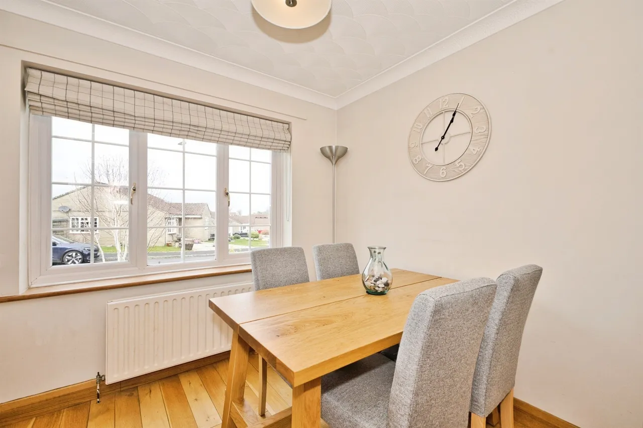 Laburnum Crescent, Crewkerne, photo 5