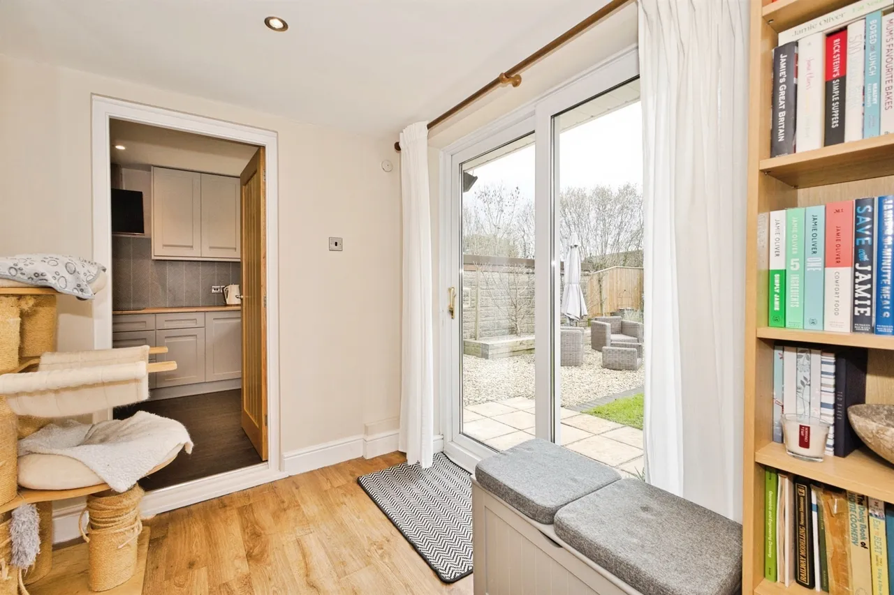 Laburnum Crescent, Crewkerne, photo 10