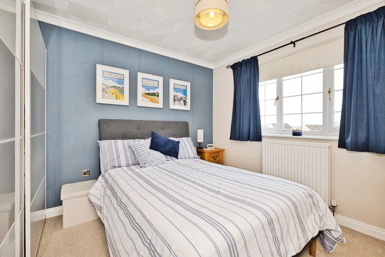 Laburnum Crescent, Crewkerne, photo 12