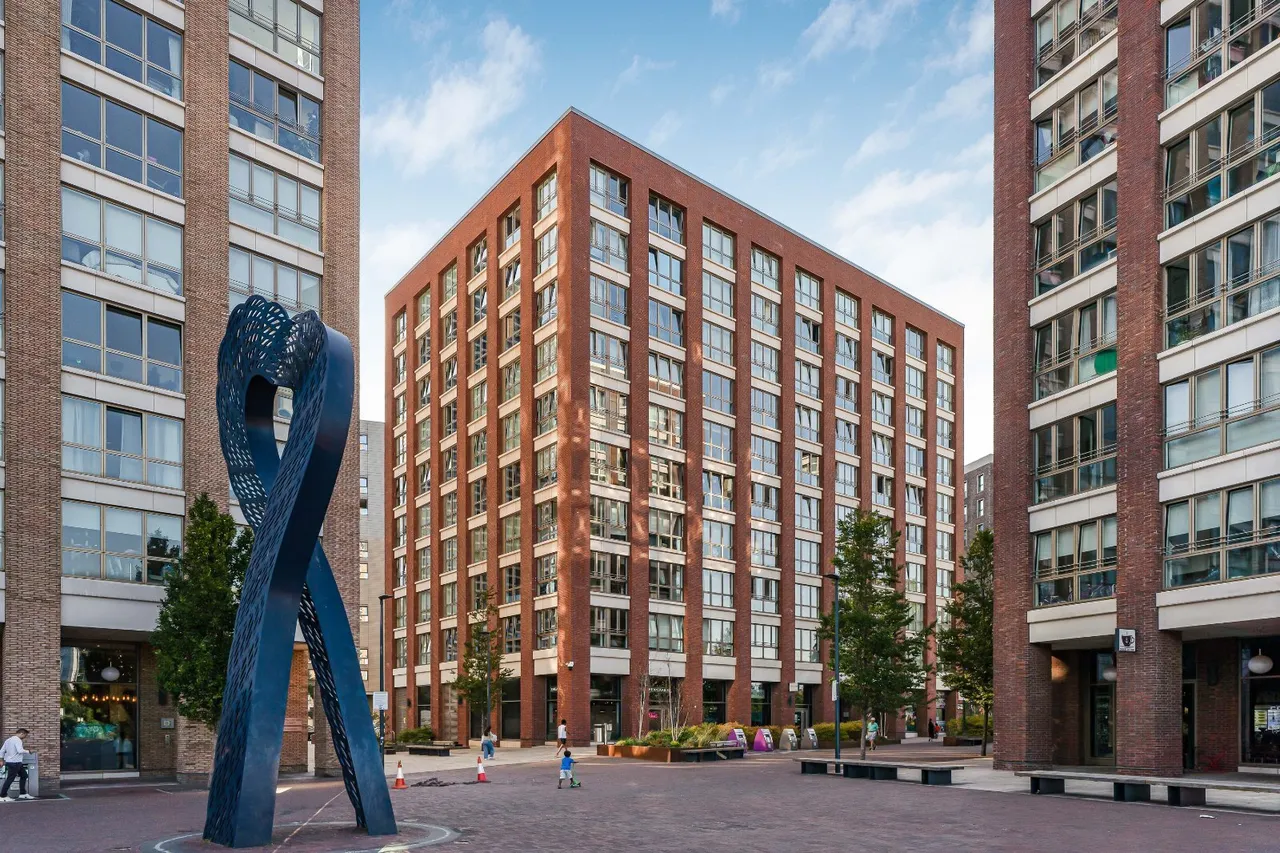 1 bed flat for sale, Arniston Way, London, E14