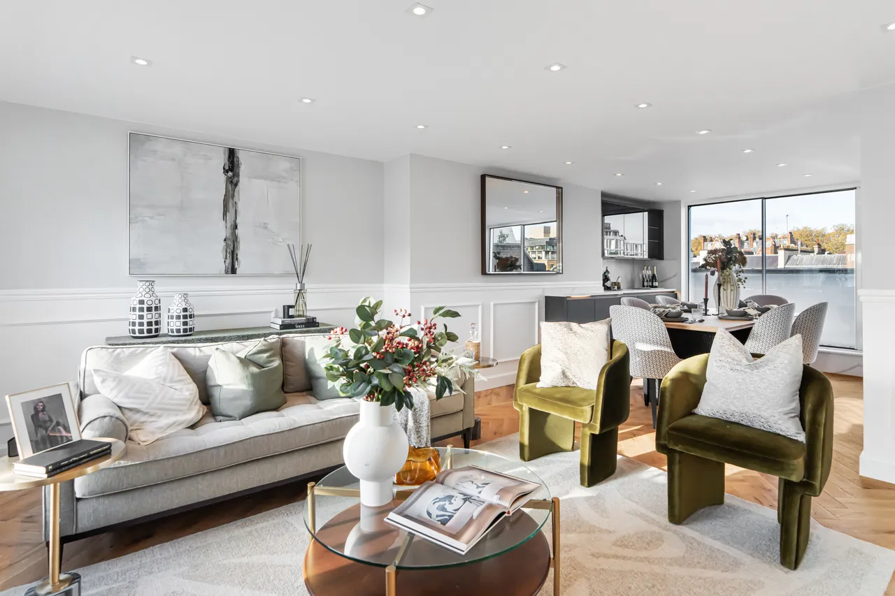 3 bed flat for sale — Rosebery Court, Charles Street, Mayfair, London
