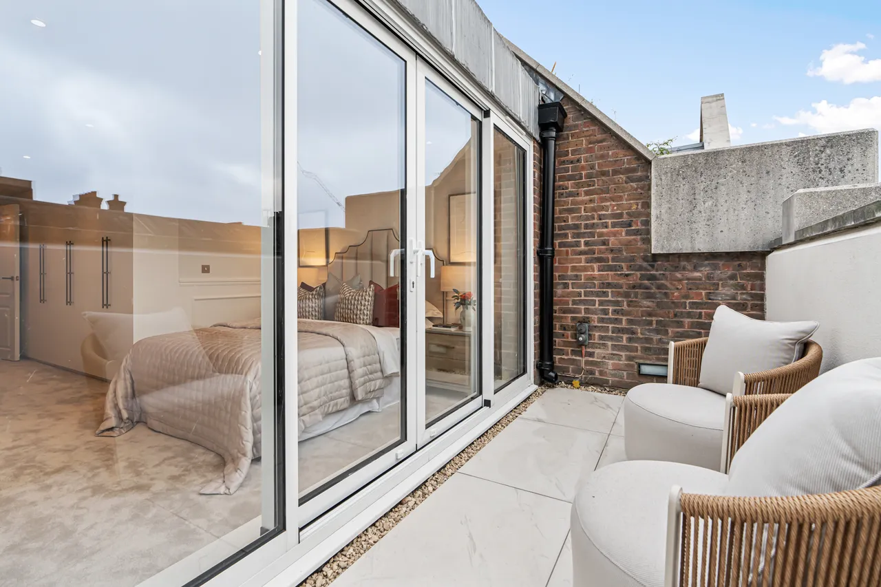 Rosebery Court, Charles Street, Mayfair, London, photo 8