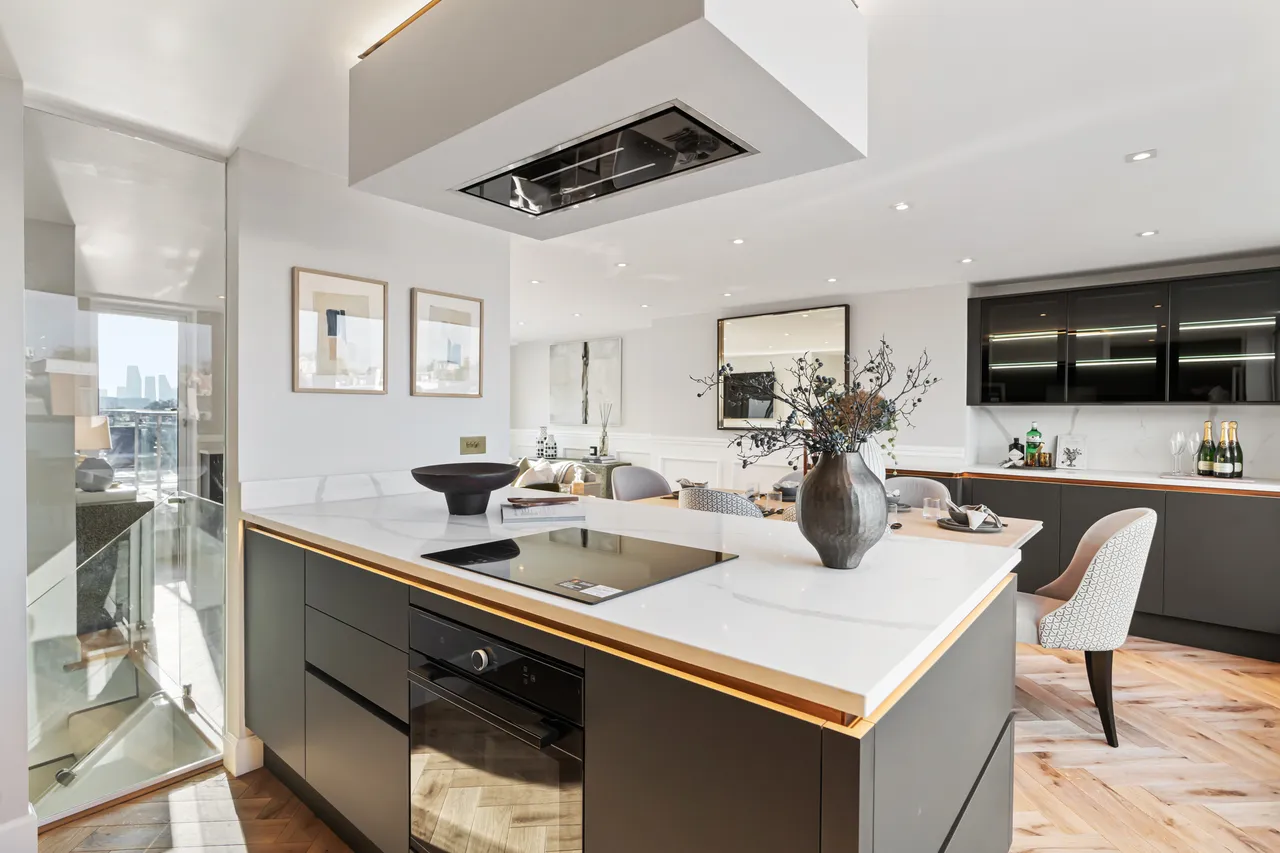 Rosebery Court, Charles Street, Mayfair, London, photo 4