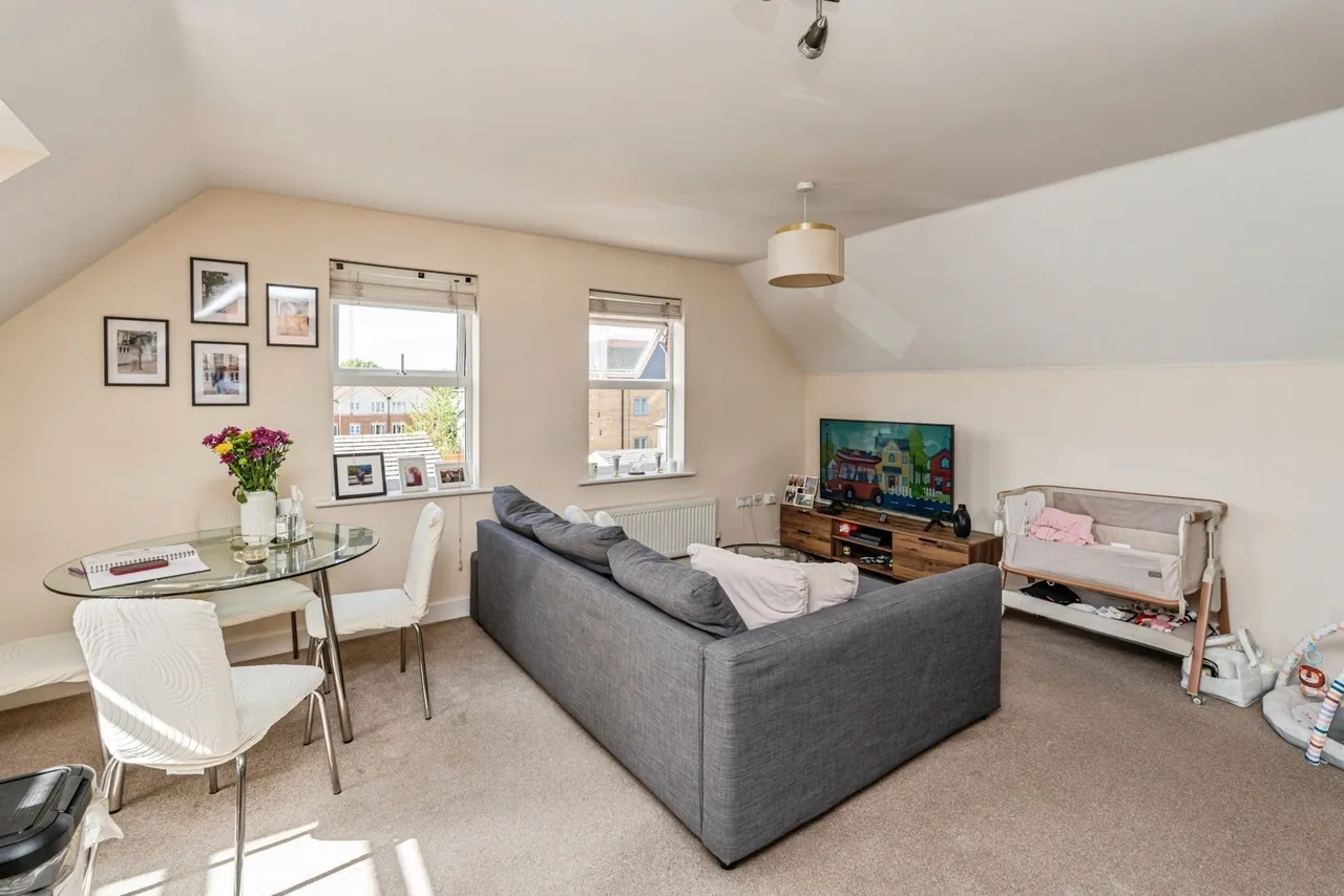 Maybury Road, Woking, GU21, photo 8