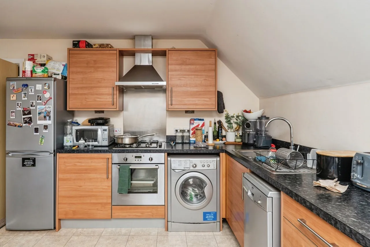 Maybury Road, Woking, GU21, photo 4