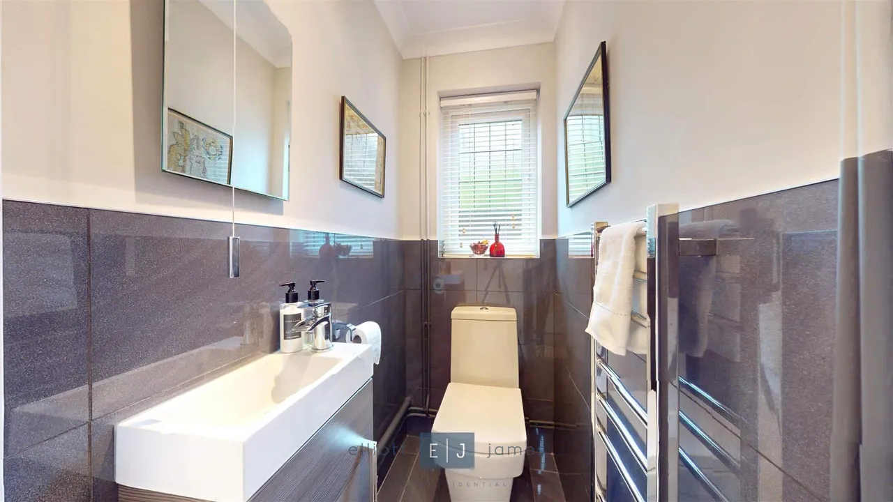 The Lindens, Loughton, photo 6