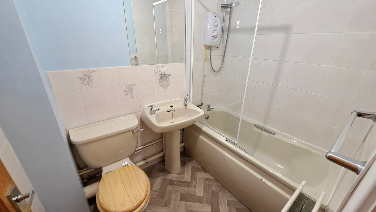 Kershaw Grove, Audenshaw, M34, photo 9