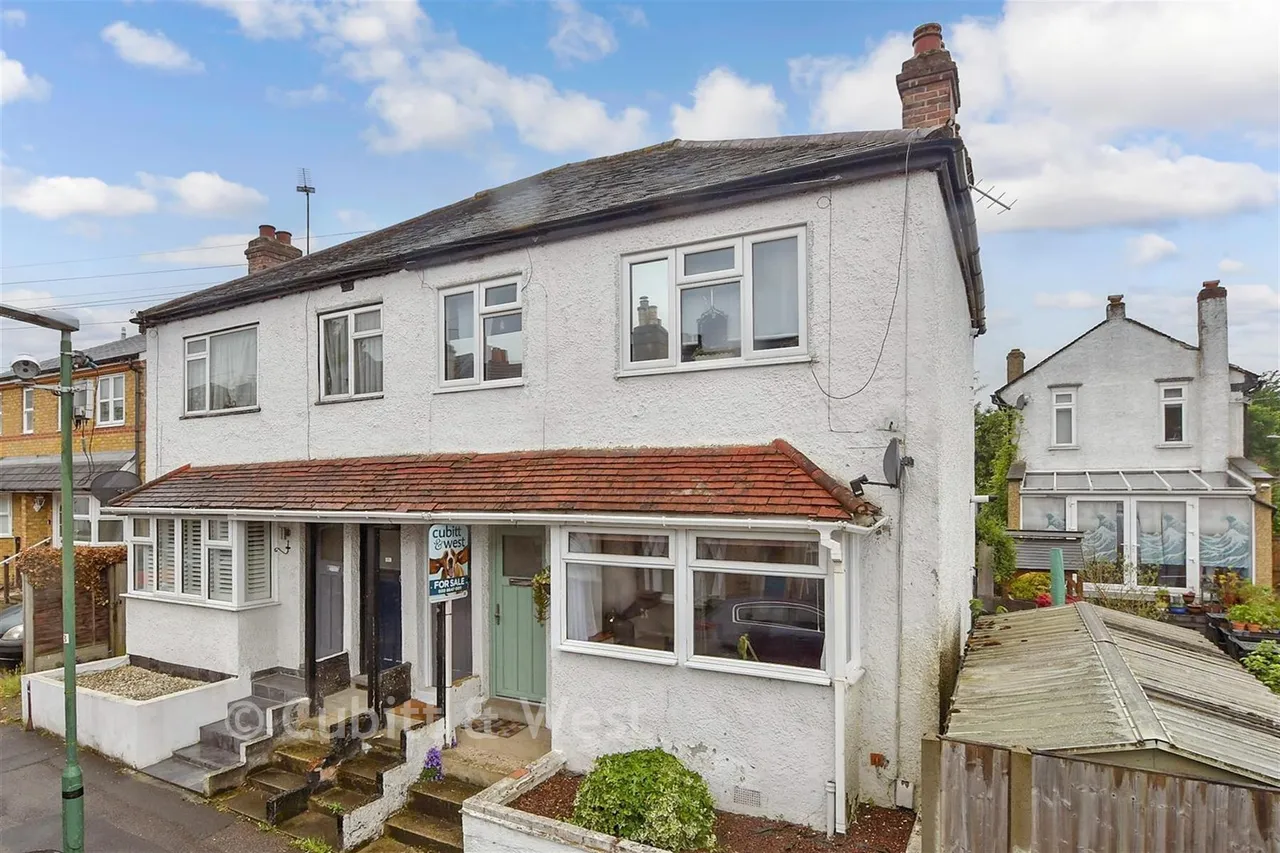 2 bed flat for sale, Caledon Road, Wallington, SM6