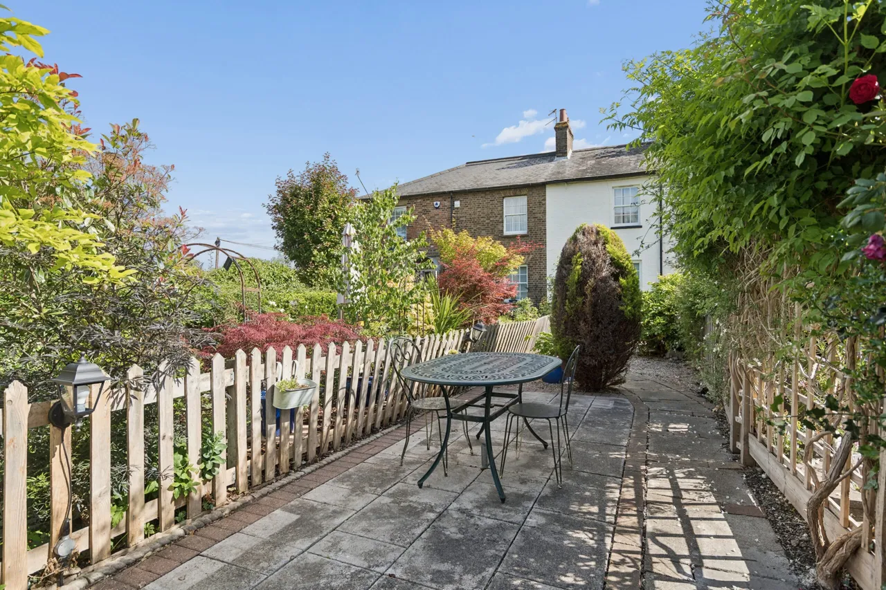 Grove Cottages, Falconer Road, Bushey, Bushey, WD23 3AE, photo 4