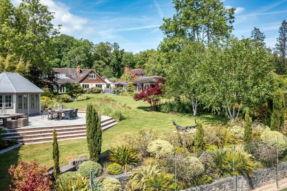 5 bed house for sale, Hook Heath Road, Hook Heath, GU22
