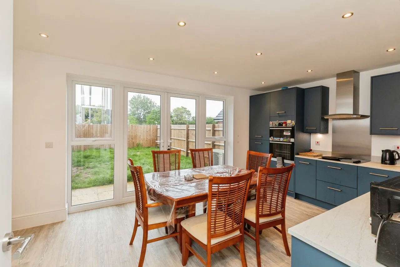 3 bed house for sale — Challenger Road, Bristol