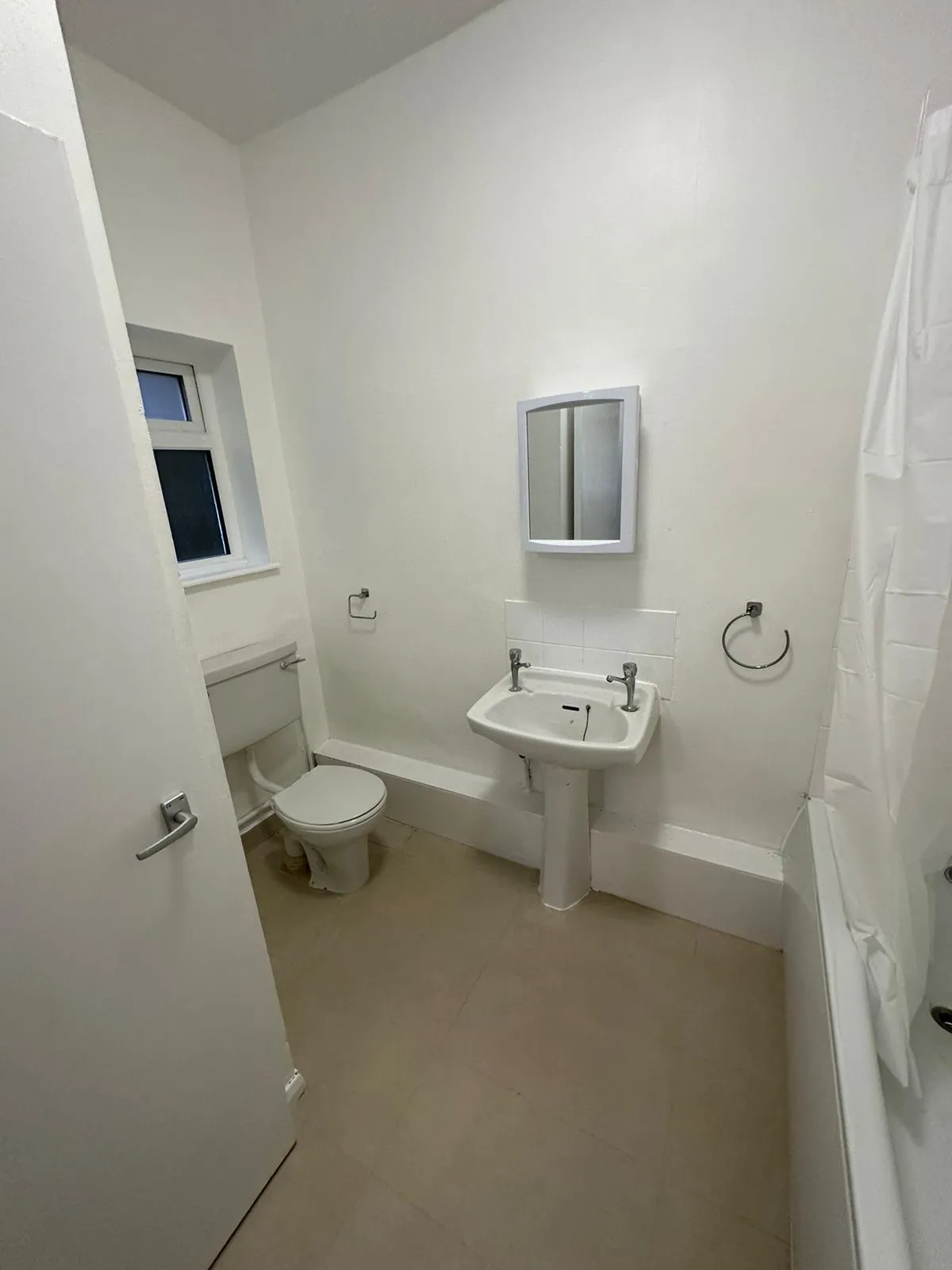 4a Mayfield Avenue, Woodford Green, Woodford Green, IG8 9JR, photo 4