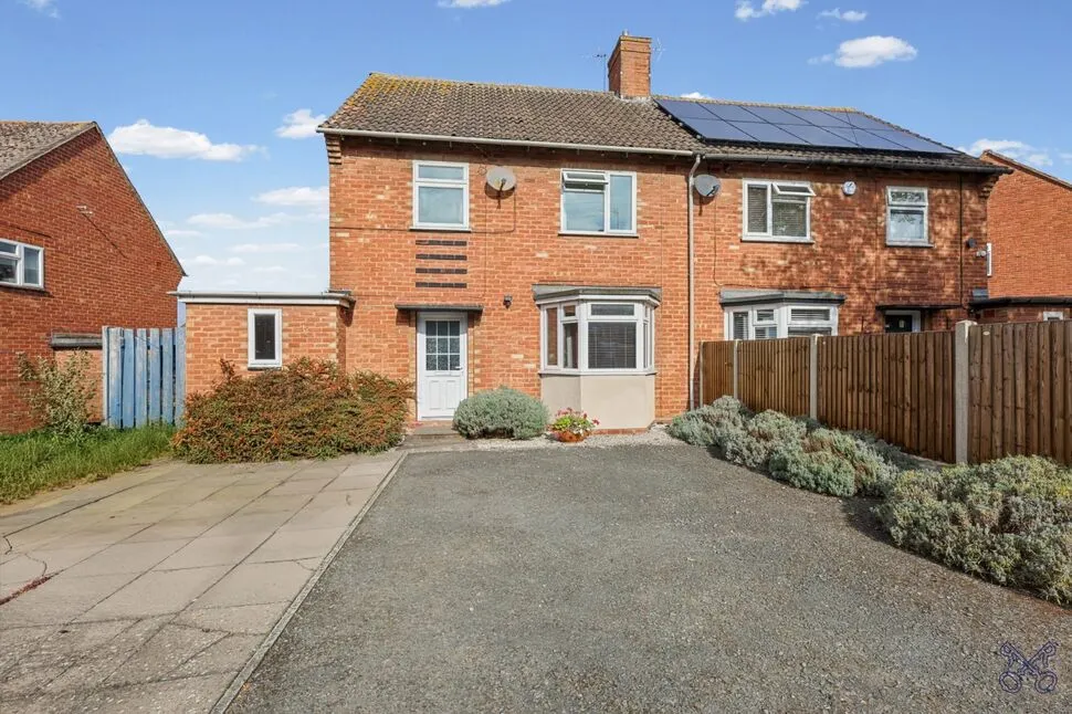 3 bed house for sale, Burlingham Avenue, Evesham, WR11