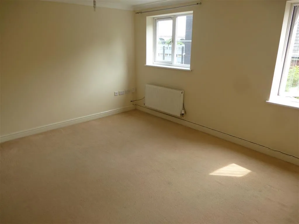 St Peters Close, Kidderminster, DY10, photo 3