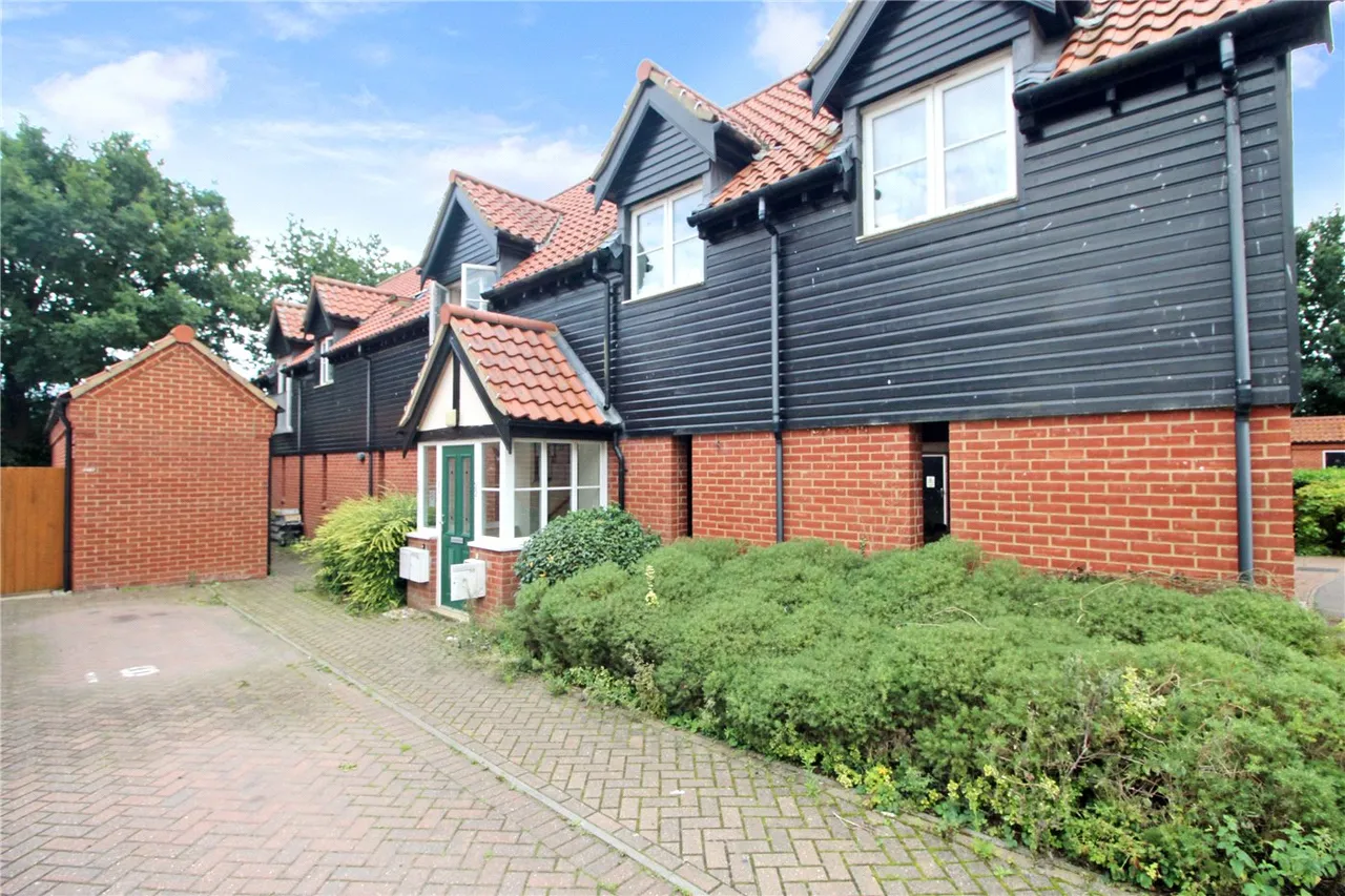 Trafalgar Square, Poringland, Norwich, Norfolk, NR14, photo 6