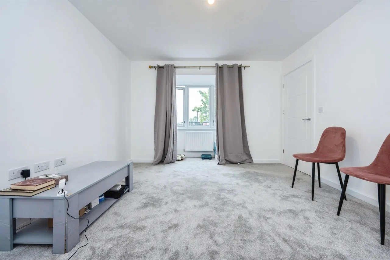 Henry Hoare Drive, Glebe Farm, MK17, photo 8