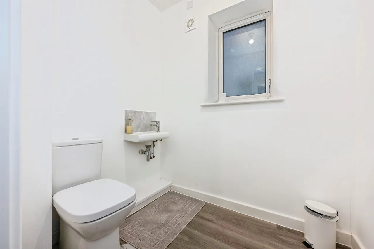 Henry Hoare Drive, Glebe Farm, MK17, photo 9