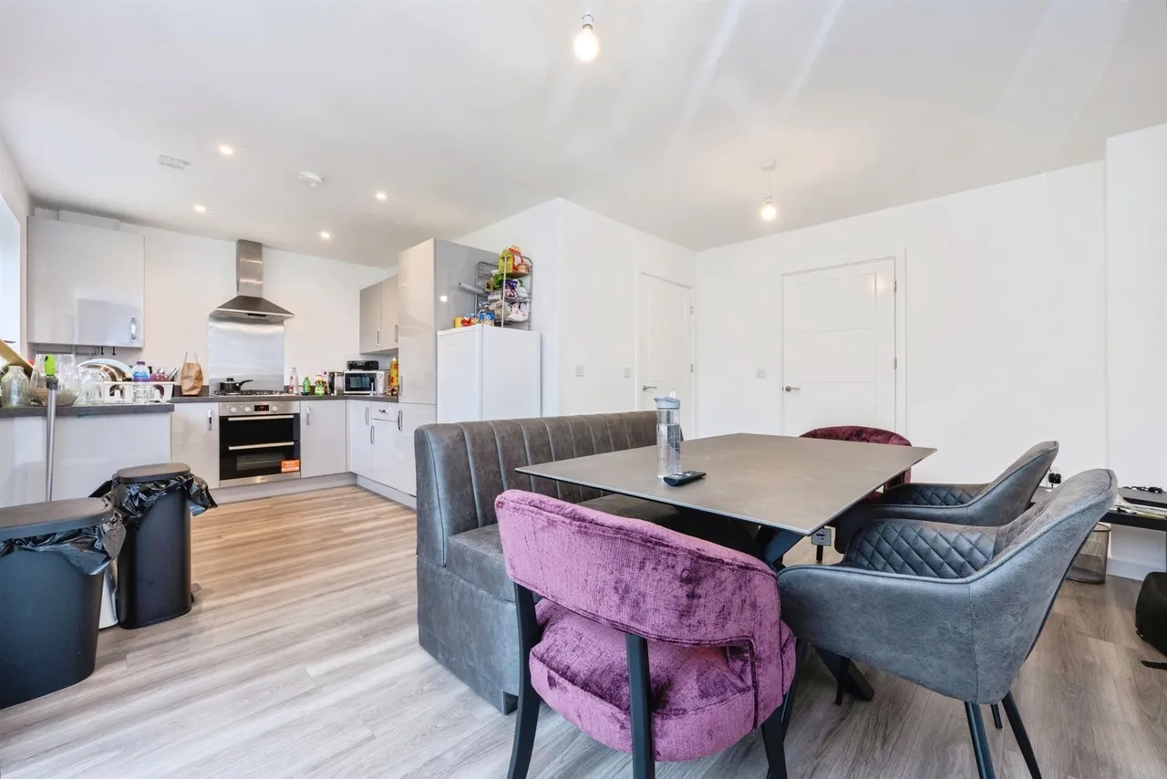 Henry Hoare Drive, Glebe Farm, MK17, photo 3