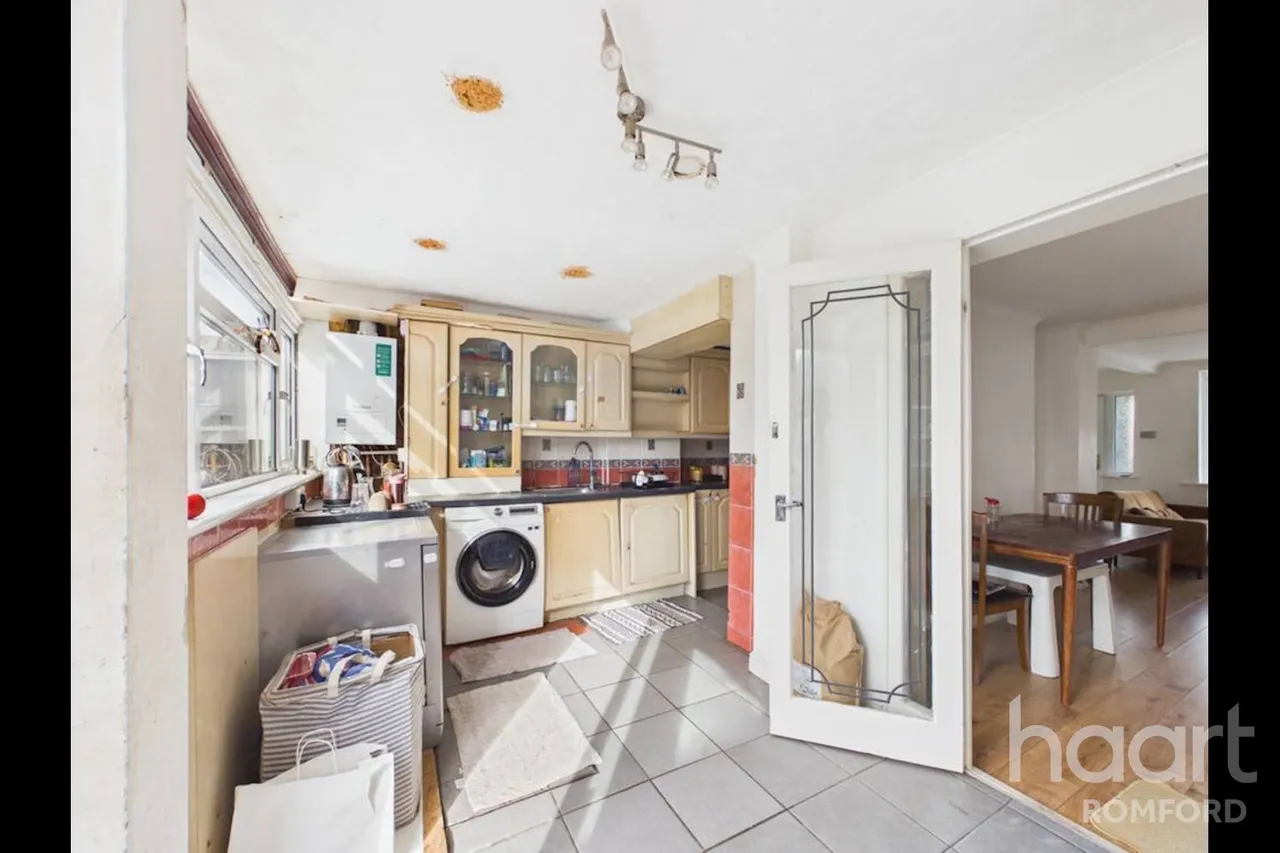 Eastbrook Drive, Romford, RM7, photo 12