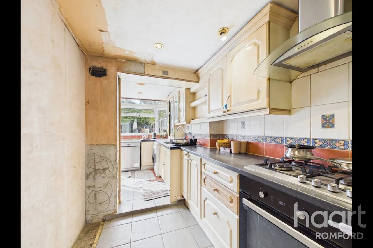 Eastbrook Drive, Romford, RM7, photo 13