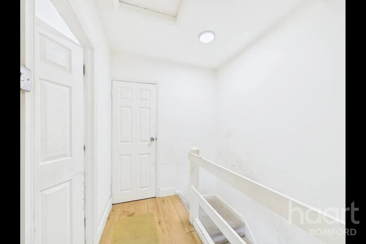 Eastbrook Drive, Romford, RM7, photo 9