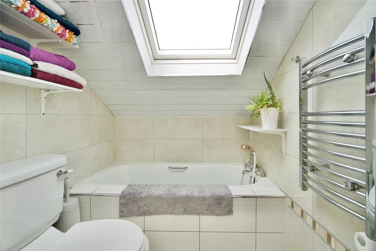 Raydons Road, DAGENHAM, Essex, RM9, photo 12