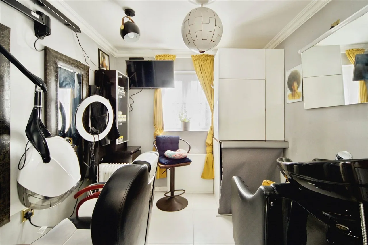 Raydons Road, DAGENHAM, Essex, RM9, photo 20