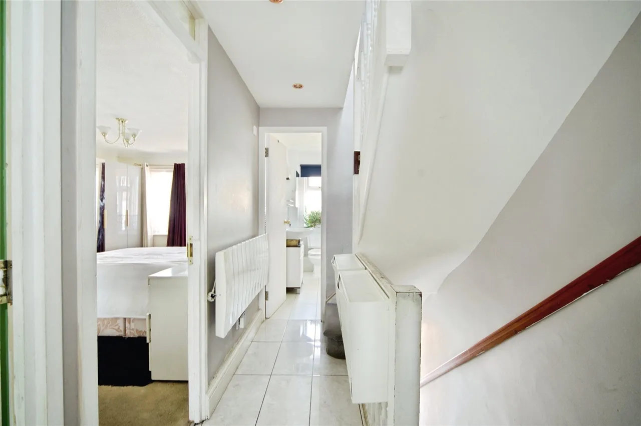 Raydons Road, DAGENHAM, Essex, RM9, photo 29