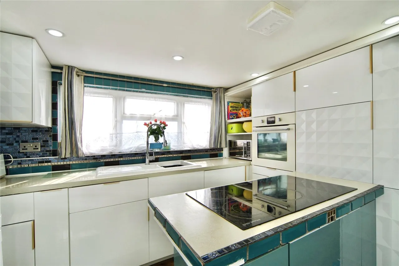 Raydons Road, DAGENHAM, Essex, RM9, photo 18