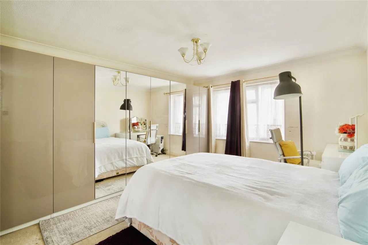 Raydons Road, DAGENHAM, Essex, RM9, photo 3