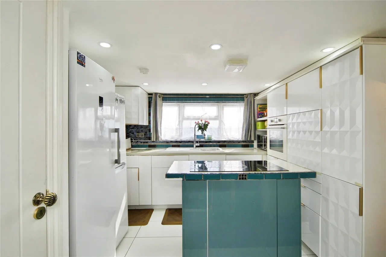 Raydons Road, DAGENHAM, Essex, RM9, photo 26