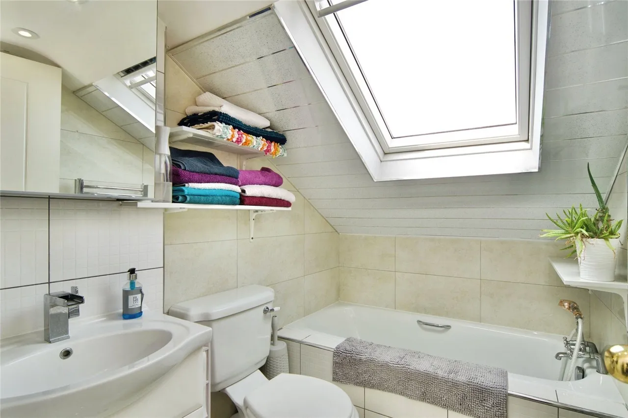 Raydons Road, DAGENHAM, Essex, RM9, photo 9