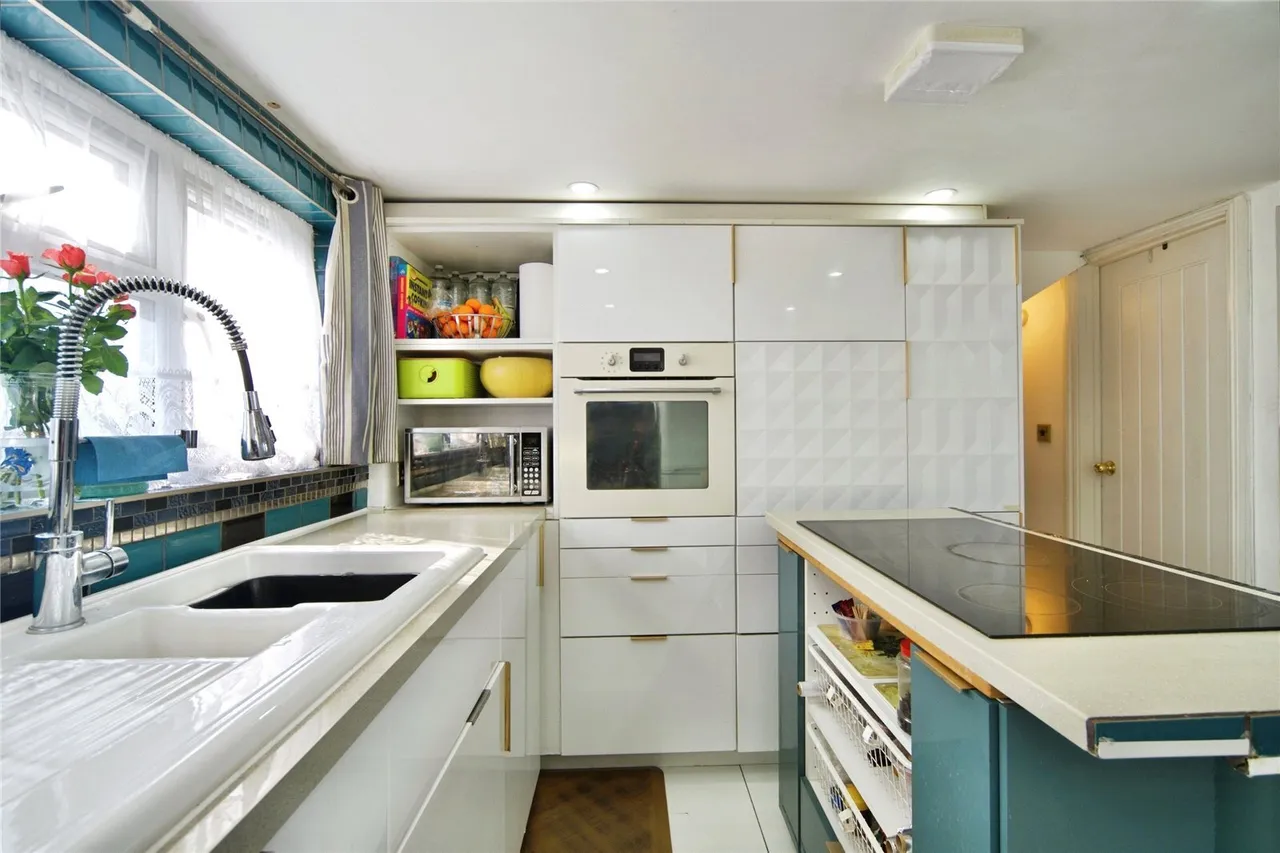 Raydons Road, DAGENHAM, Essex, RM9, photo 16