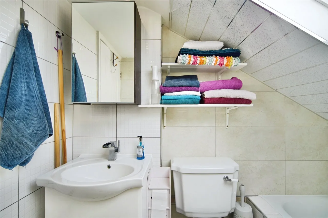 Raydons Road, DAGENHAM, Essex, RM9, photo 13