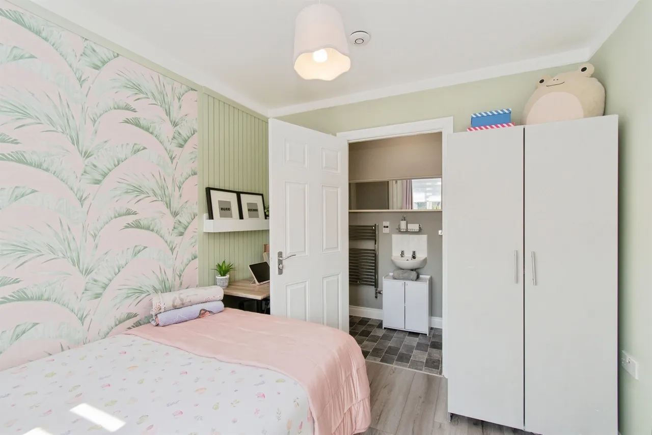 Bluebell Mews, CASTLEFORD, photo 9