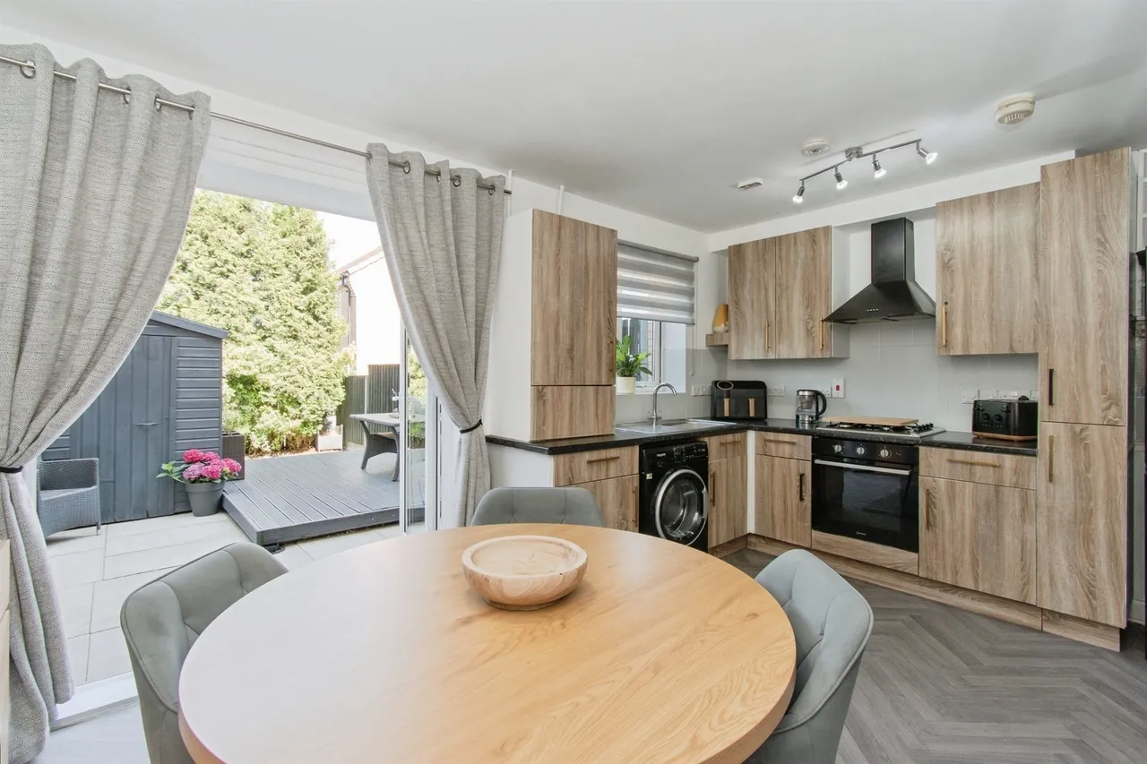 Bluebell Mews, CASTLEFORD, photo 2