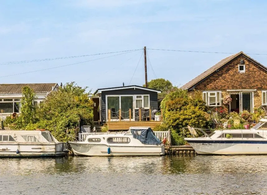 1 bed house for sale — Thames Meadow, Shepperton, TW17