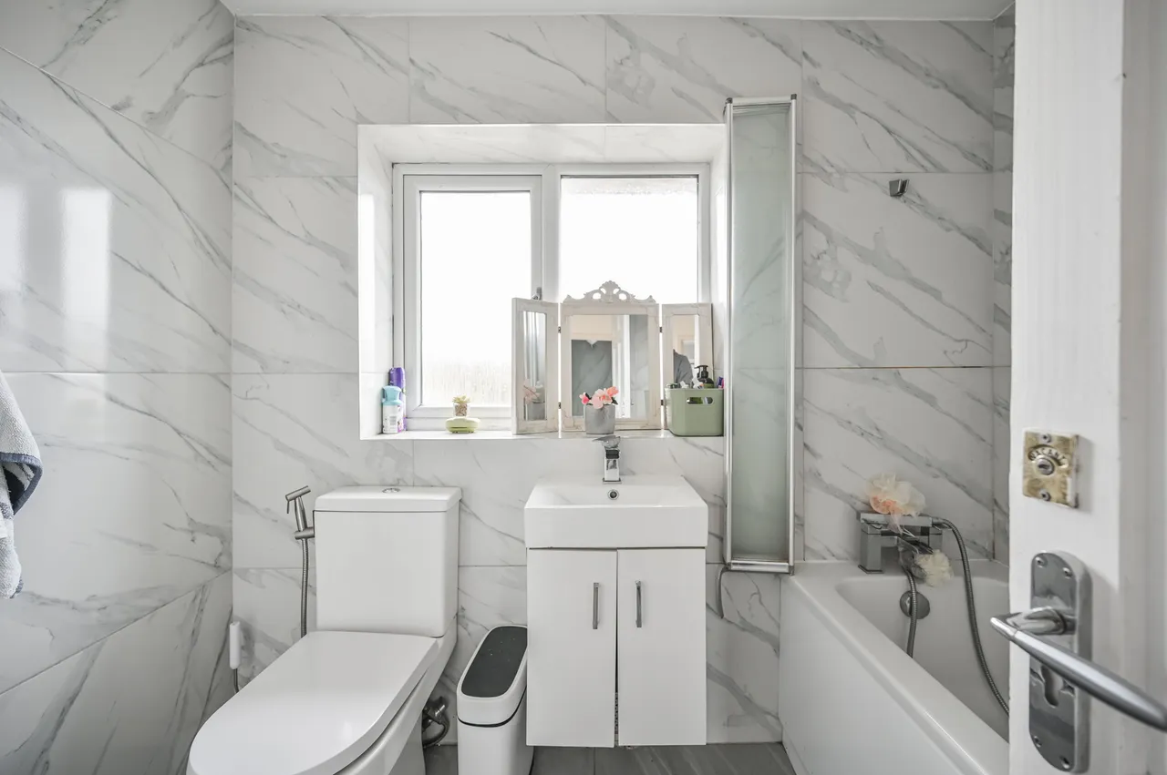 Waltham Cross, EN8, photo 11
