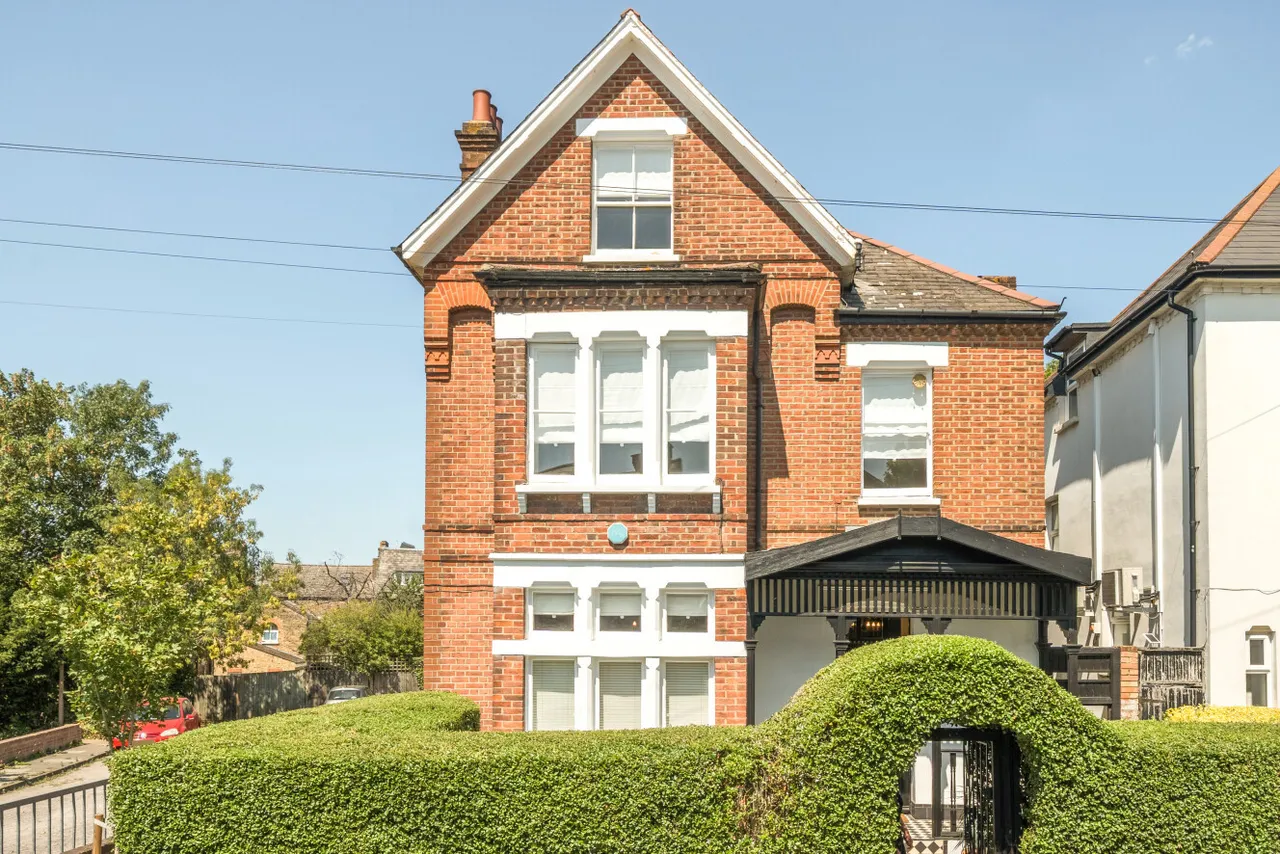 6 bed house for sale — Barrow Road, Streatham Common, London, SW16
