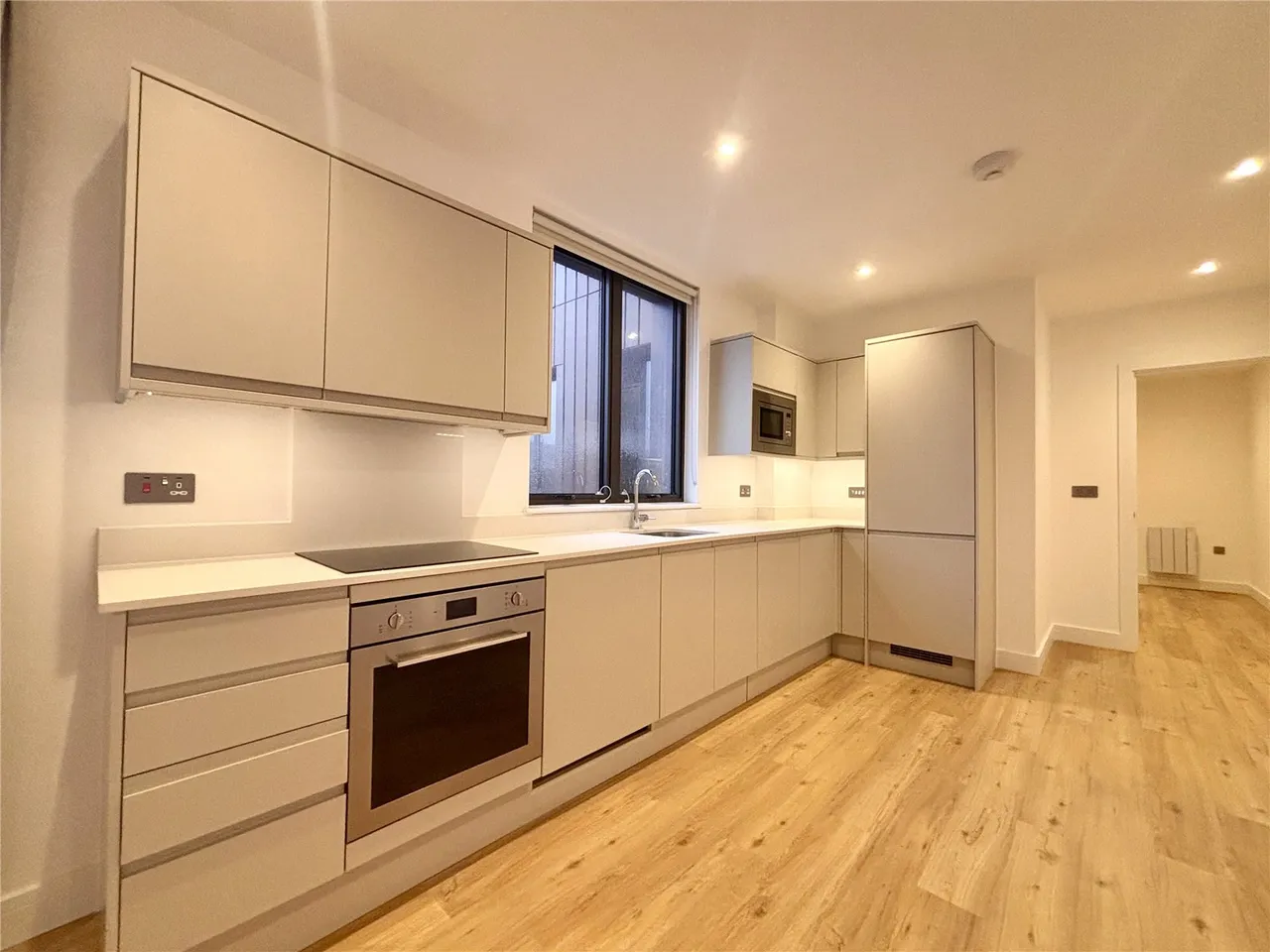 Farnborough Road, Farnborough, Surrey, GU14 7TG, photo 9