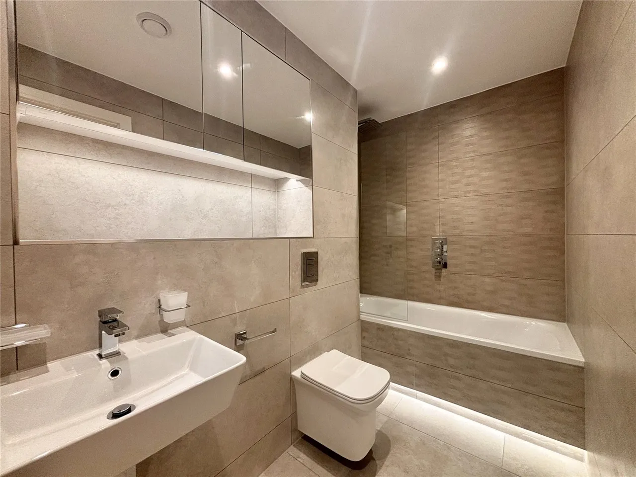 Farnborough Road, Farnborough, Surrey, GU14 7TG, photo 7