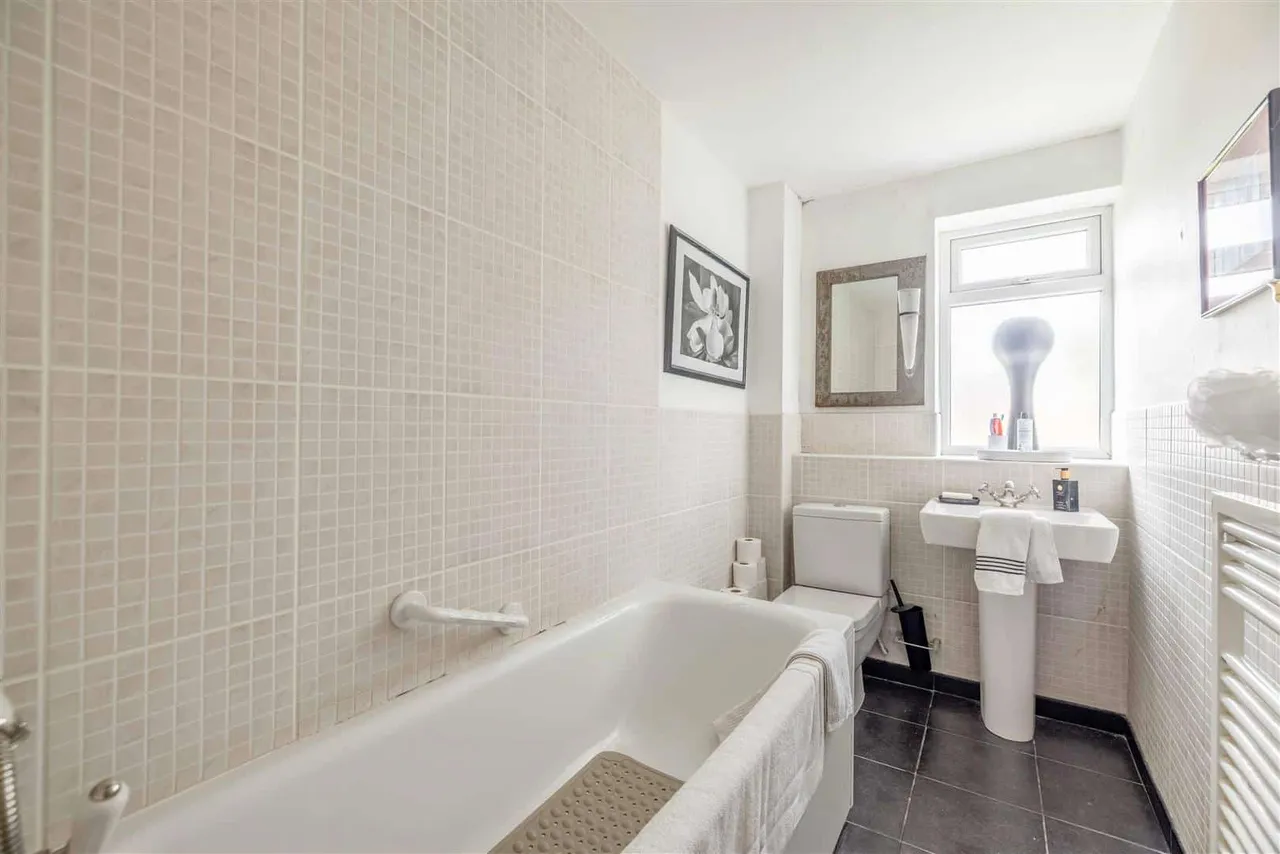 Clewer Hill Road, Windsor, SL4 4DW, photo 8