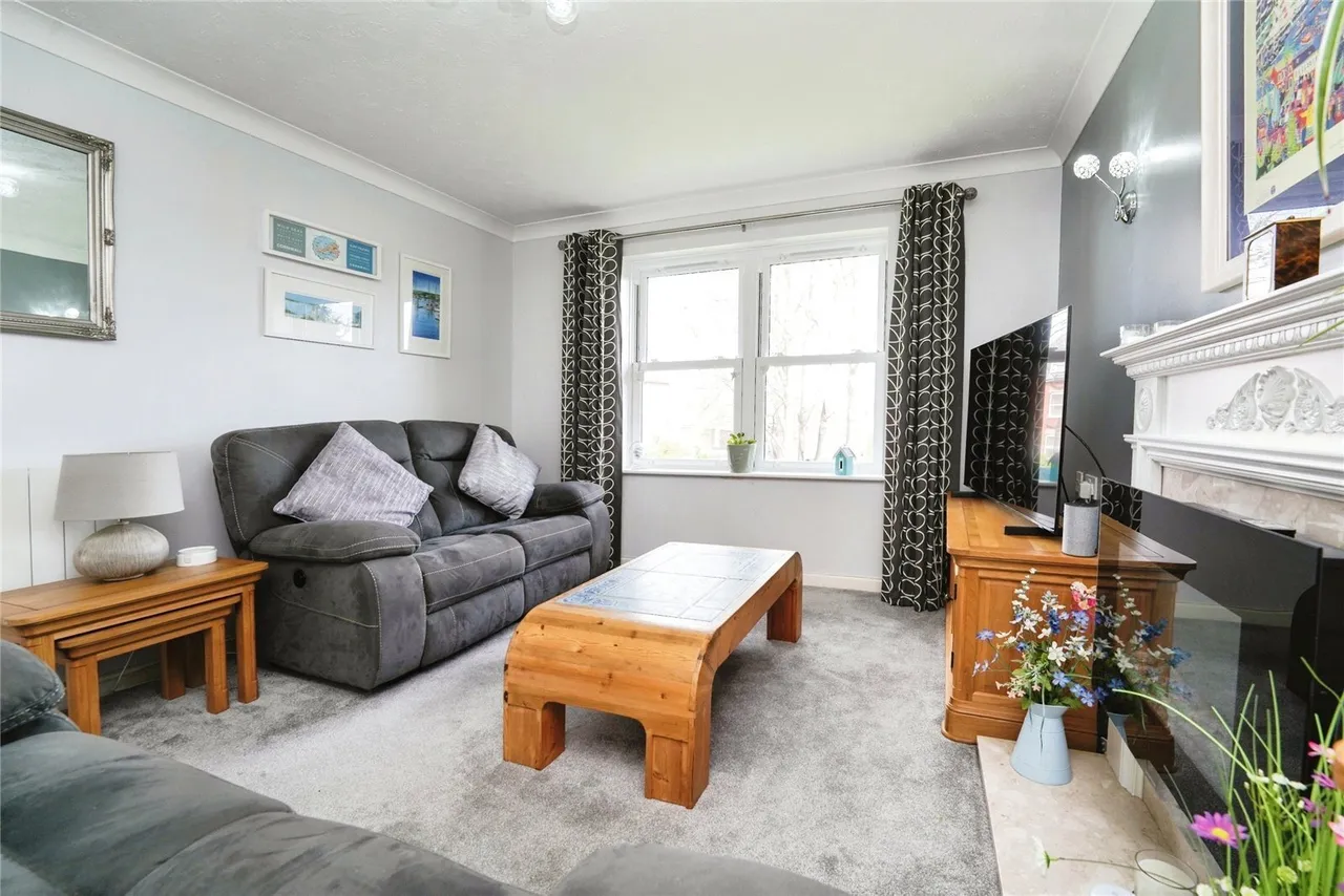 Homespring House, Cheltenham, GL52, photo 3